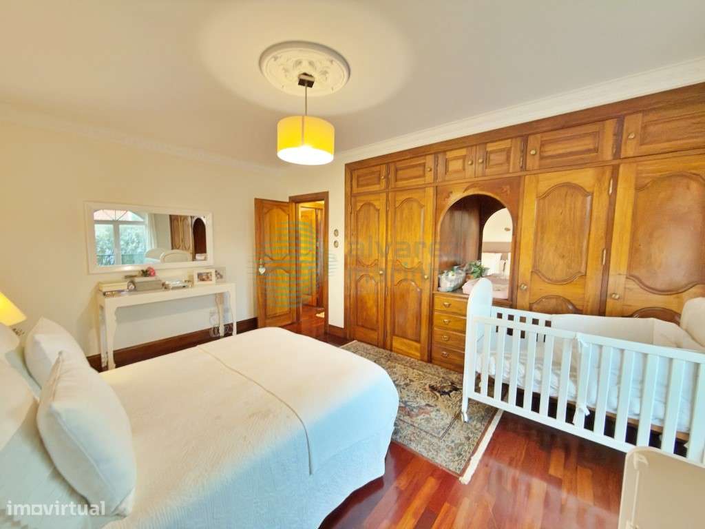 Moradia V5 com terreno com 2075m2, vista de mar-51