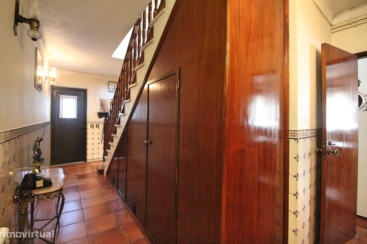 Moradia isolada em Gaeiras, com 4 quartos, jardim e garagem fechada.-7