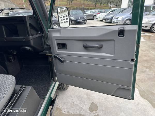 Land Rover Defender 90 2.5 TD5 Metal Top - 15