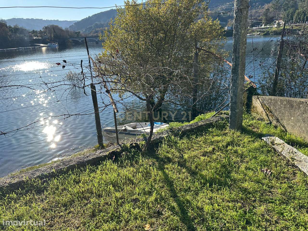 Propriedade única no geres , duas casas com acesso ao rio (No rio Cald - Grande imagem: 4/48