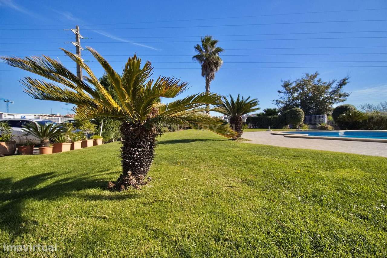 Apartamento T3+1 com vista desafogada em condomínio com piscina e jard - Grande imagem: 4/27