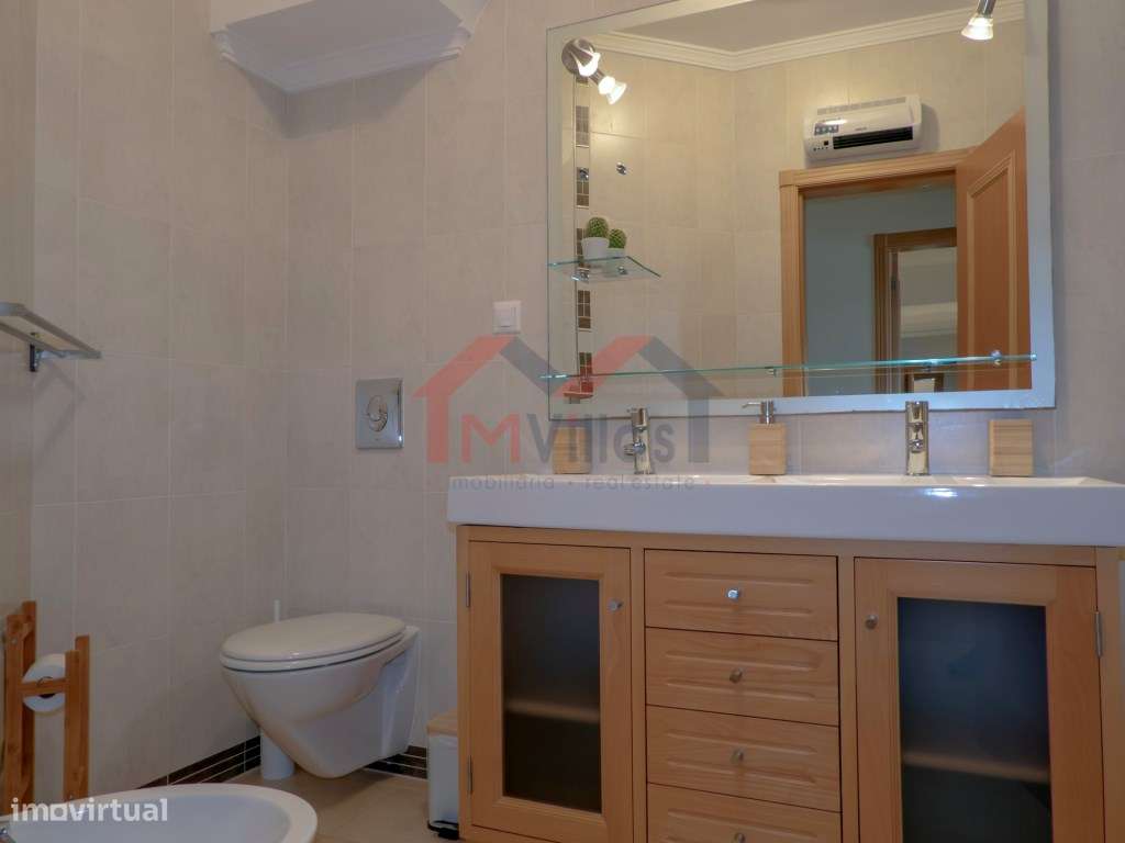 Apartamento T4 dúplex com vista mar, piscina e garagem, perto da pr...-10