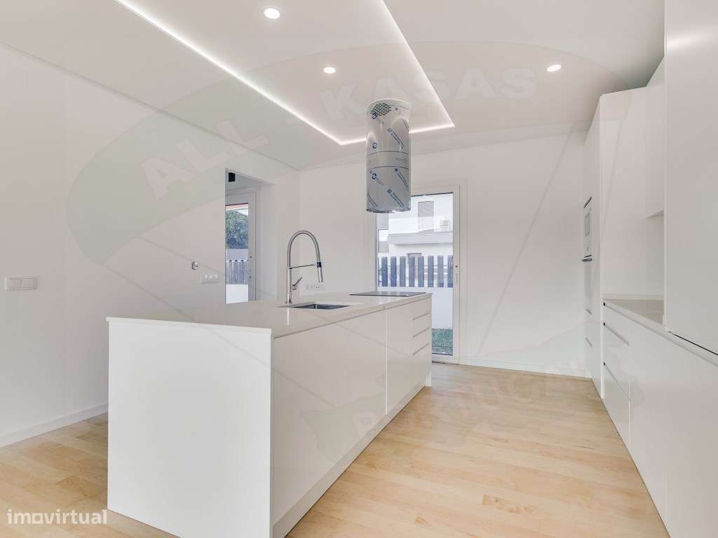 Moradia T3, a ESTREAR com Piscina em Famões, Odivelas: O seu Oásis!-11