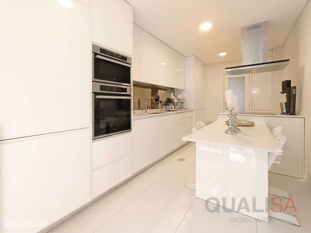 Apartamento T3 de gaveto com varandas e garagem fechada localizado ...-10