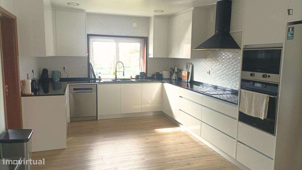 Quarto - localizado em Viseu - Grande imagem: 2/26