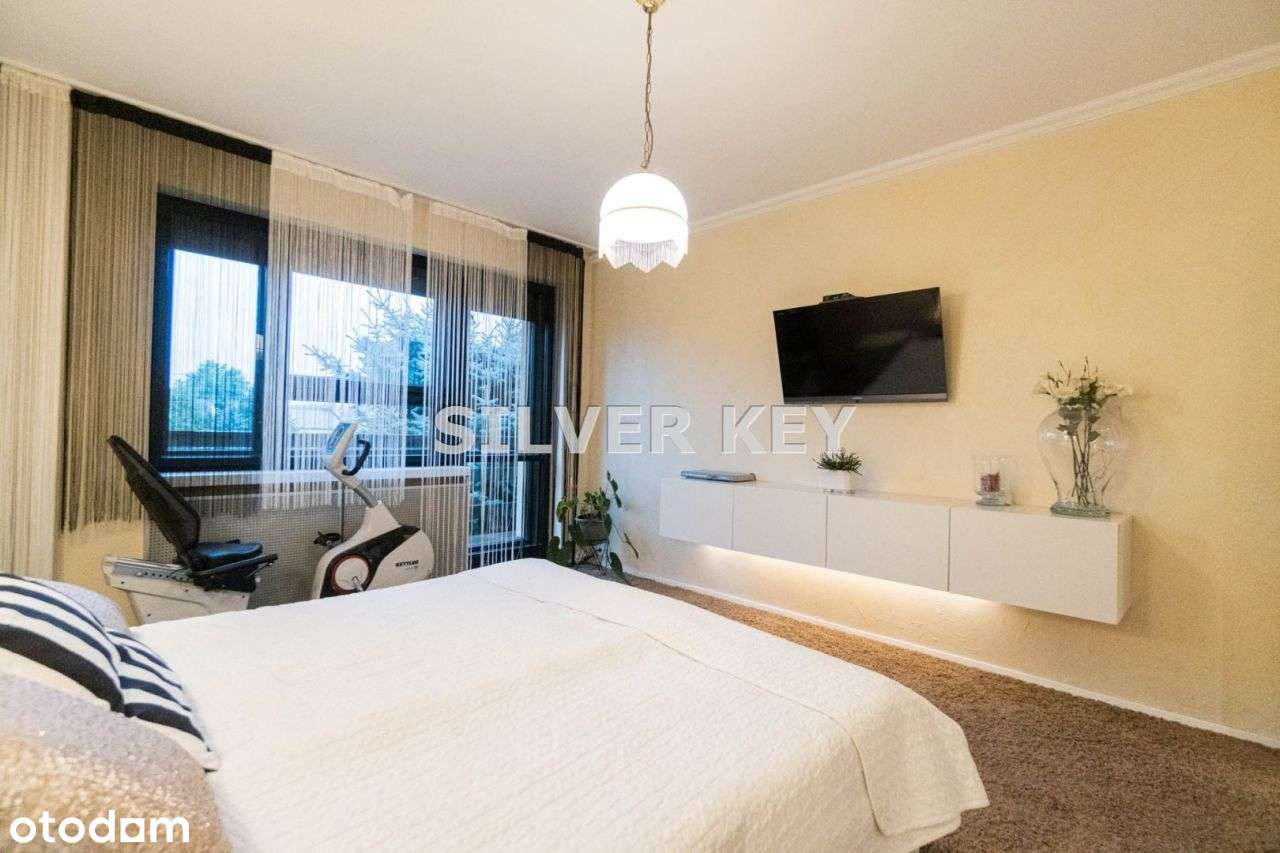 Wyjątkowy Dom z Dodatkowym Budynkiem Usługowym-8