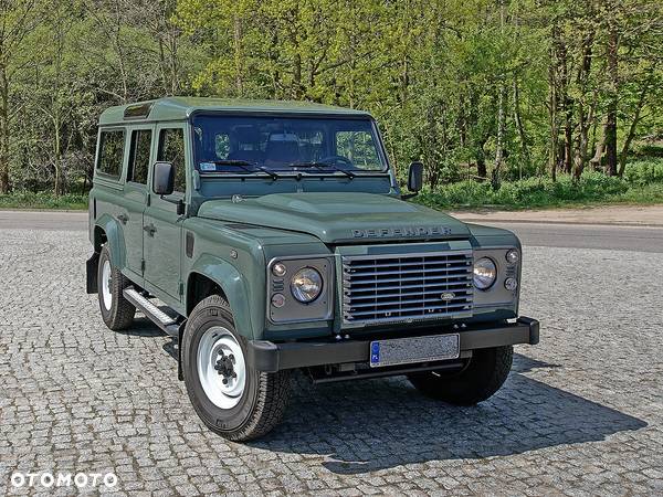 Land Rover Defender - 2