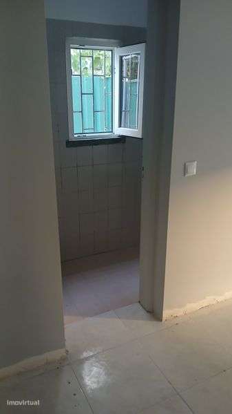 Arrenda-se Loja Qt. Conde - Grande imagem: 5/6