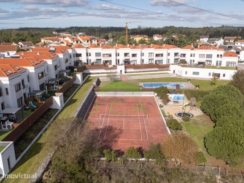Apartamento T4 com terraço e piscina-43
