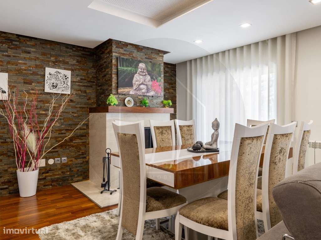 Moradia T4 Independente com Piscina, Ginásio e Garagem para 4 Carro...-11