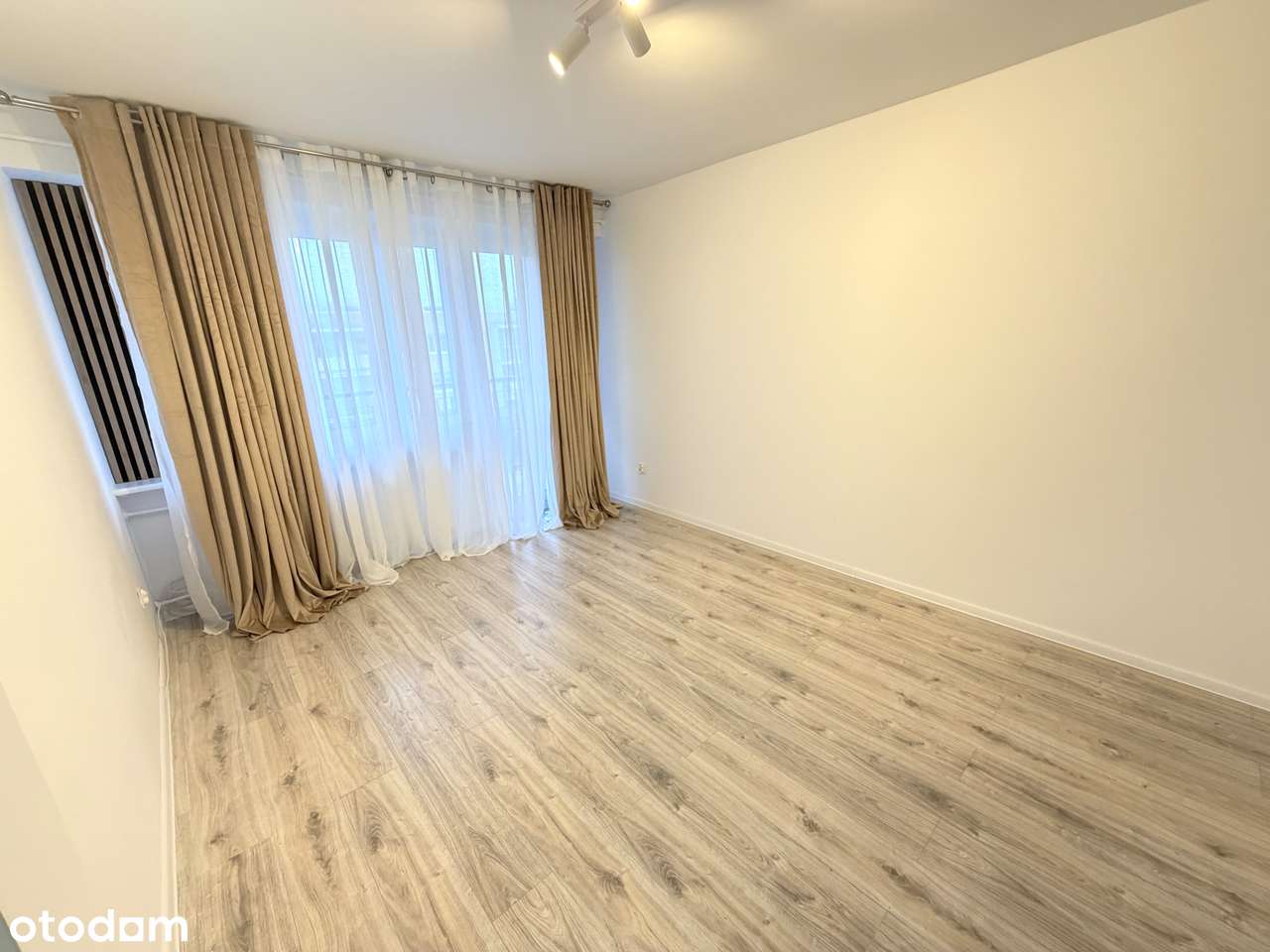 SPÓŁDZIELCZE/ nowe 2 pokoje/ DUŻY BALKON/ osobna kuchnia/OD ZARAZ! - Pełny obrazek: 2/9