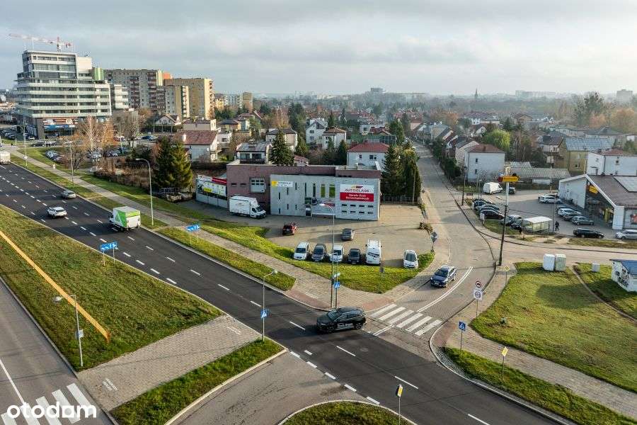 Atrakcyjny budynek komercyjny.-3