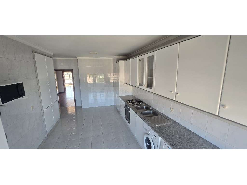 Excelente apartamento T5 Duplex-7