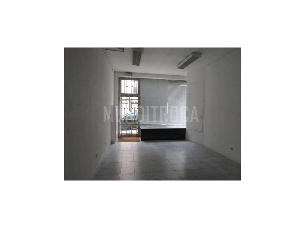 2 lojas comerciais Porto-9