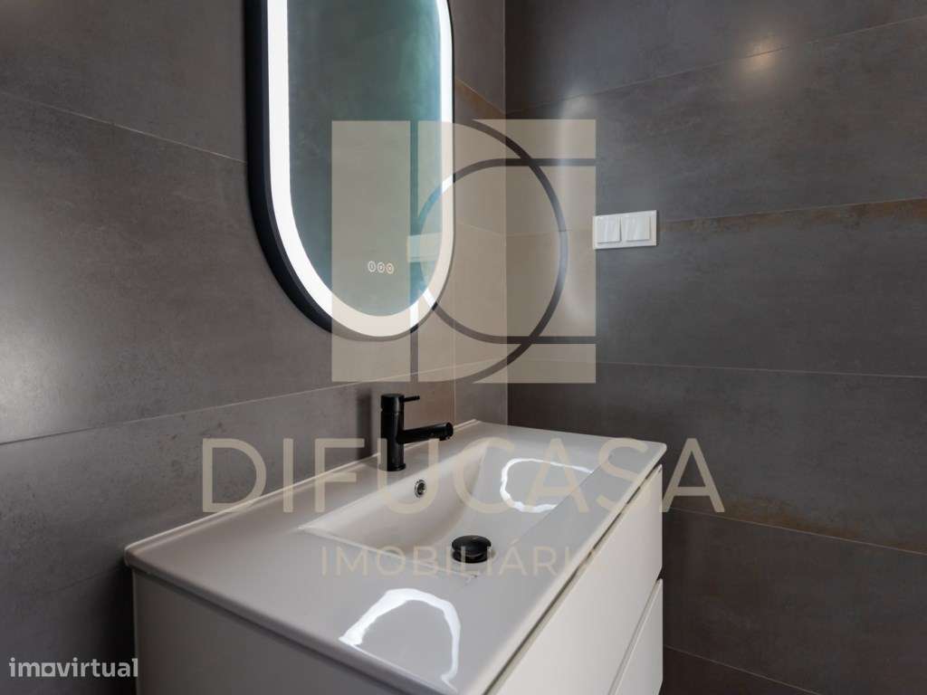 Moradia T3 localizada centro Fernão Ferro - Grande imagem: 5/28