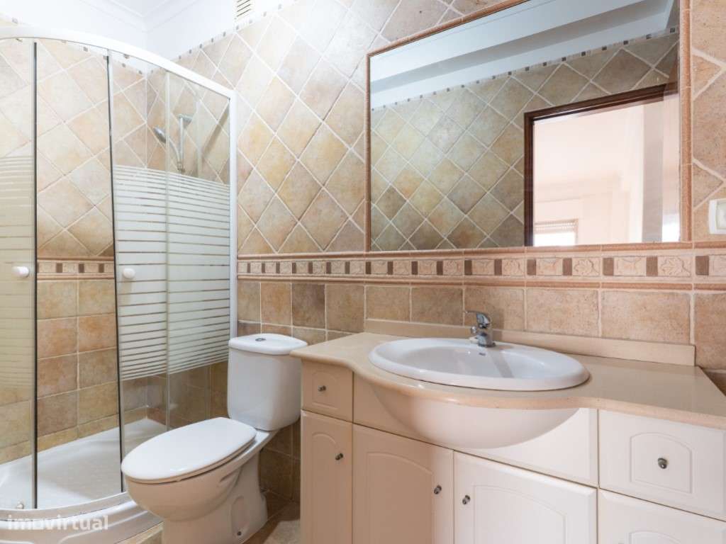 T3 remodelado e com grande arrecadação - Quinta da Fidalga, Agualva-12