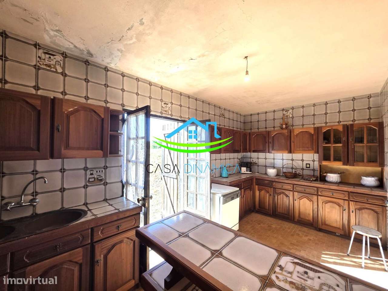 Moradia T3 em Azenha com terreno de 2000m2-11