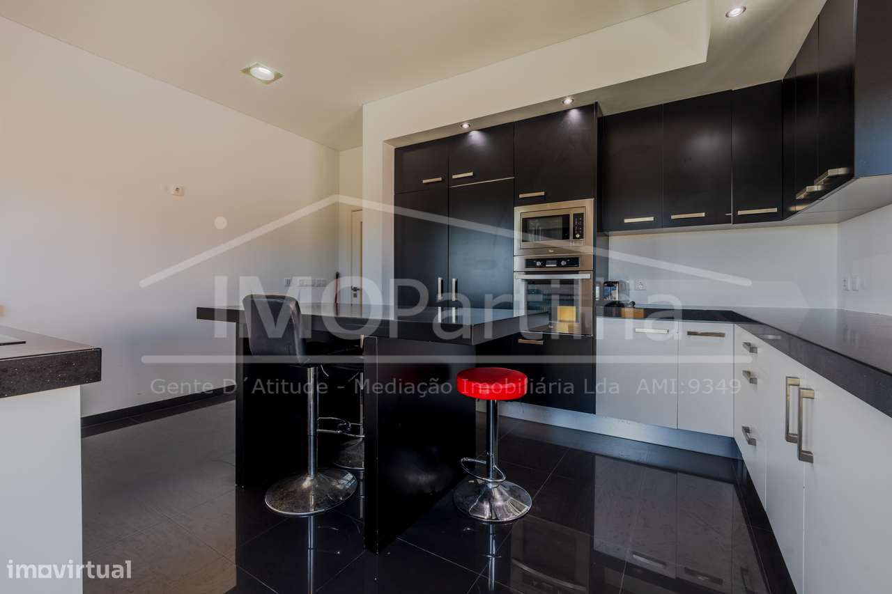 Moradia T5 | 358 m2 | Piscina e Campo de Basquetebol| Rio de Mouro-11