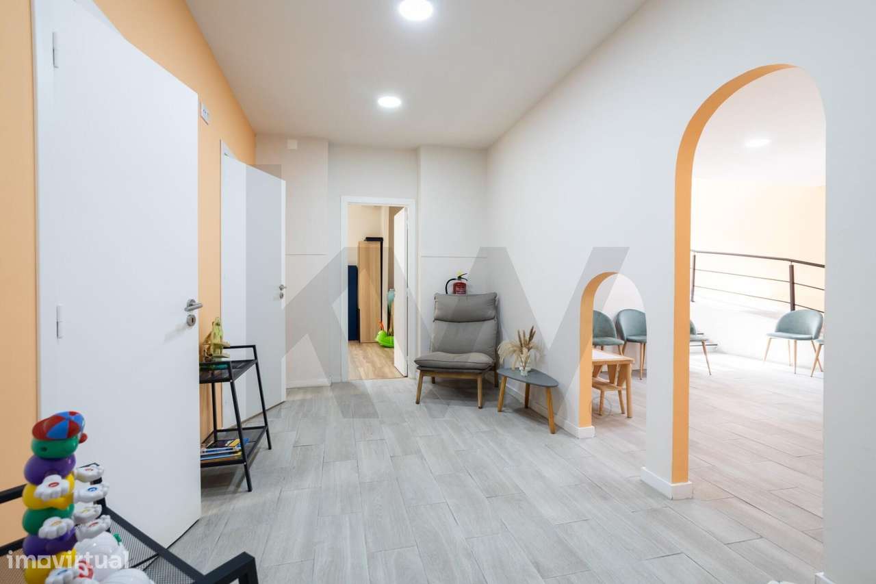 Espaço comercial na Cova Piedade com 166 m2 e Forte Potencial de Rendi-10