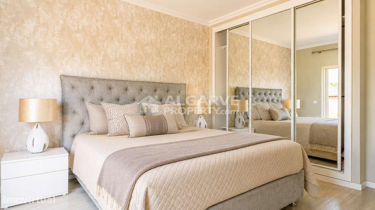Moradia V4 recentemente remodelada próxima da praia e da Marina Vilamo-23