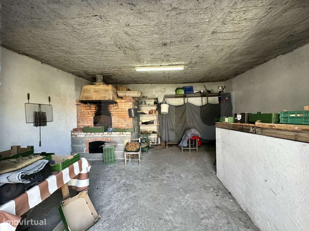 Moradia T3 com logradouro e anexo - Bairro do Espertim, Covilhã-49