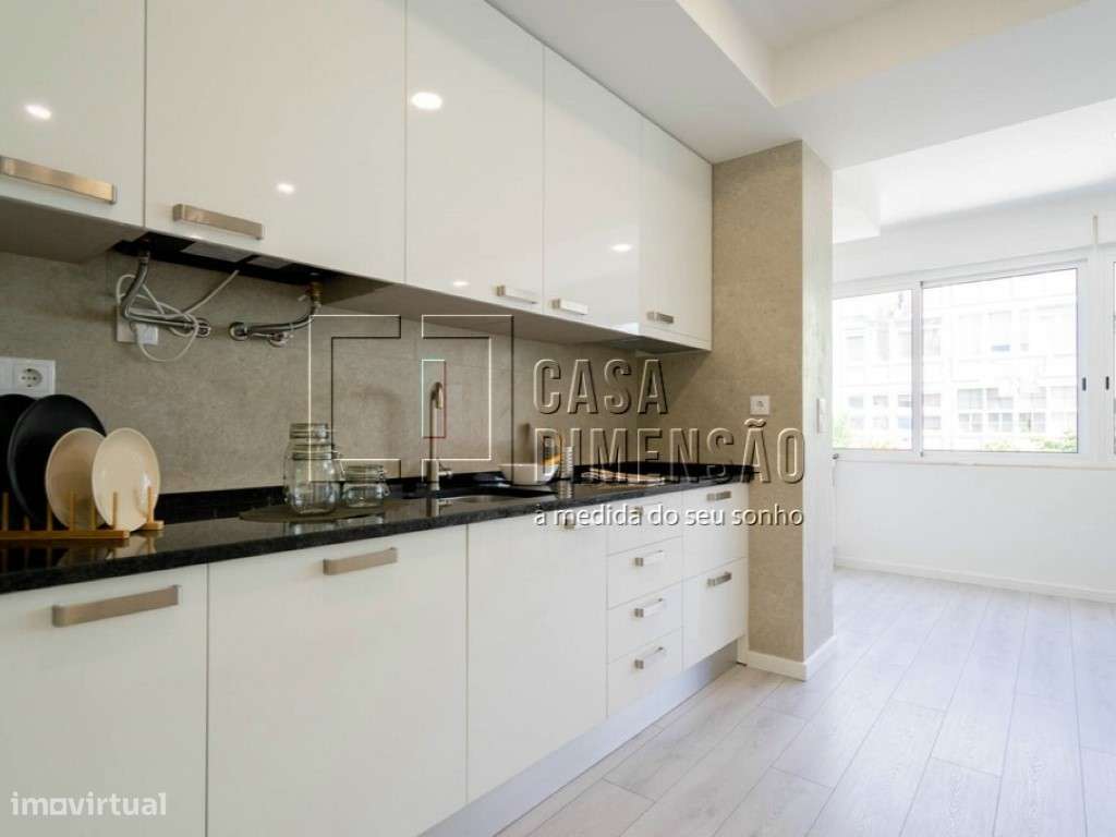 Apartamento T3 em Benfica, com Varandas, Totalmente Mobilado e Pron...-16