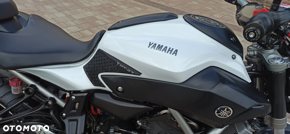 Yamaha MT - 17