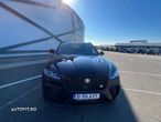 Jaguar F-Pace P550 AWD SVR - 8