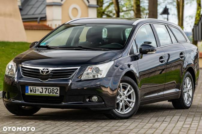 Toyota Avensis Combi 1.8 Executive - 6