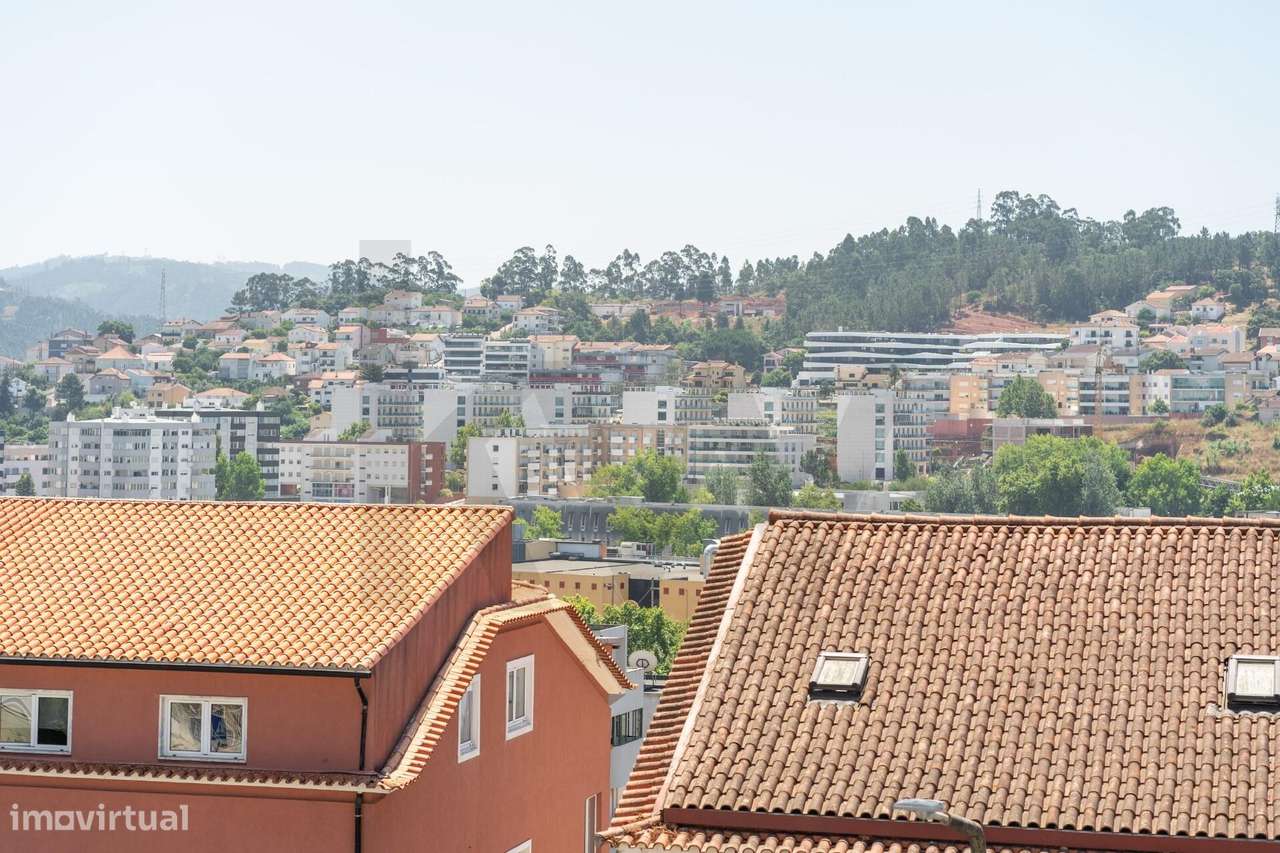 Apartamento T2 Transformado em 3 Estúdios – Bairro Norton de Matos, Co-28