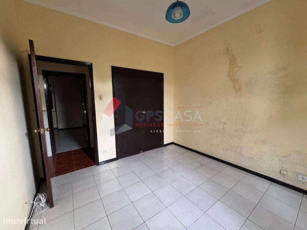 Moradia T3 com espaço exterior a poucos minutos do centro de Angra do-12