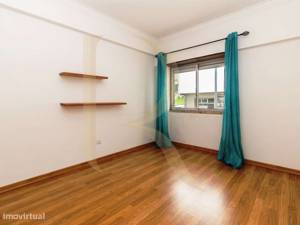 Apartamento T2 na Torre da Marinha-7
