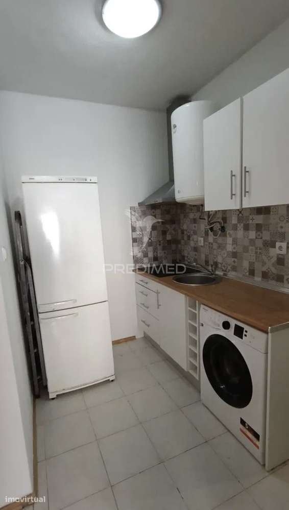 Apartamento T1 com Varanda Fechada junto ao Bonfim – Setúbal-5