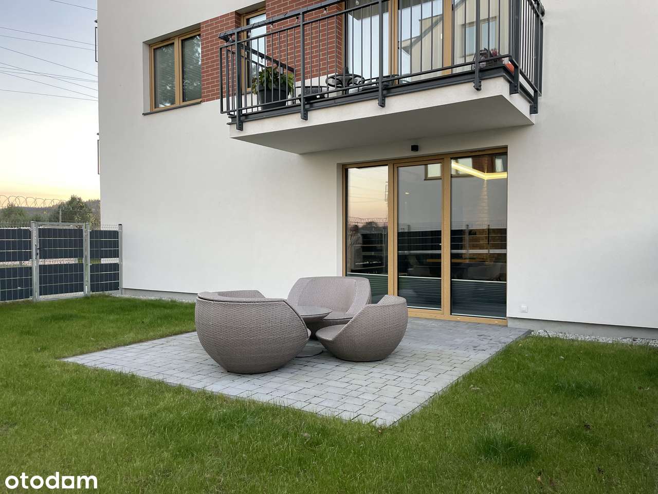 Nowoczesne Mieszkanie 63,07 m² z Miejscem Garażowym i Ogrodem-13