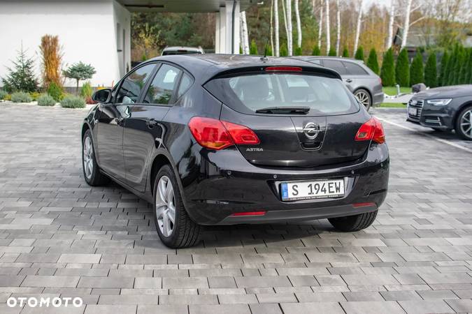 Opel Astra - 16