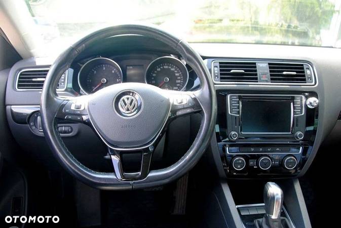 Volkswagen Jetta - 9