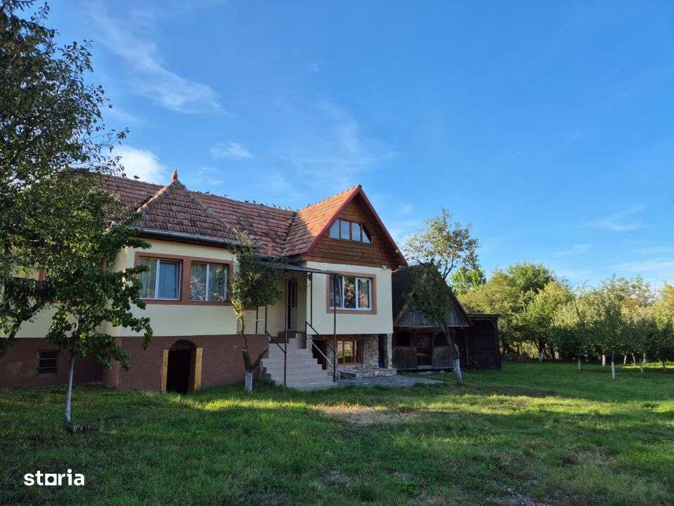 Casa individuala cu mansarda/ Teren 1000mp/ Petrestii de Jos