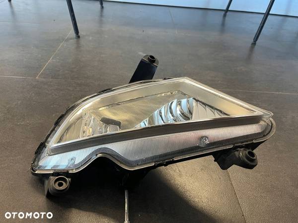 Halogen przedni prawy HYUNDAI I20 II ŁADNY - 2