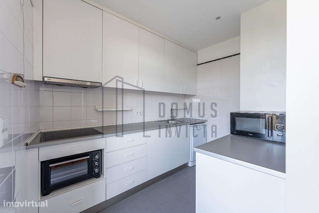 T3+1 com jardim na Rua de Costa Cabral - Grande imagem: 5/24