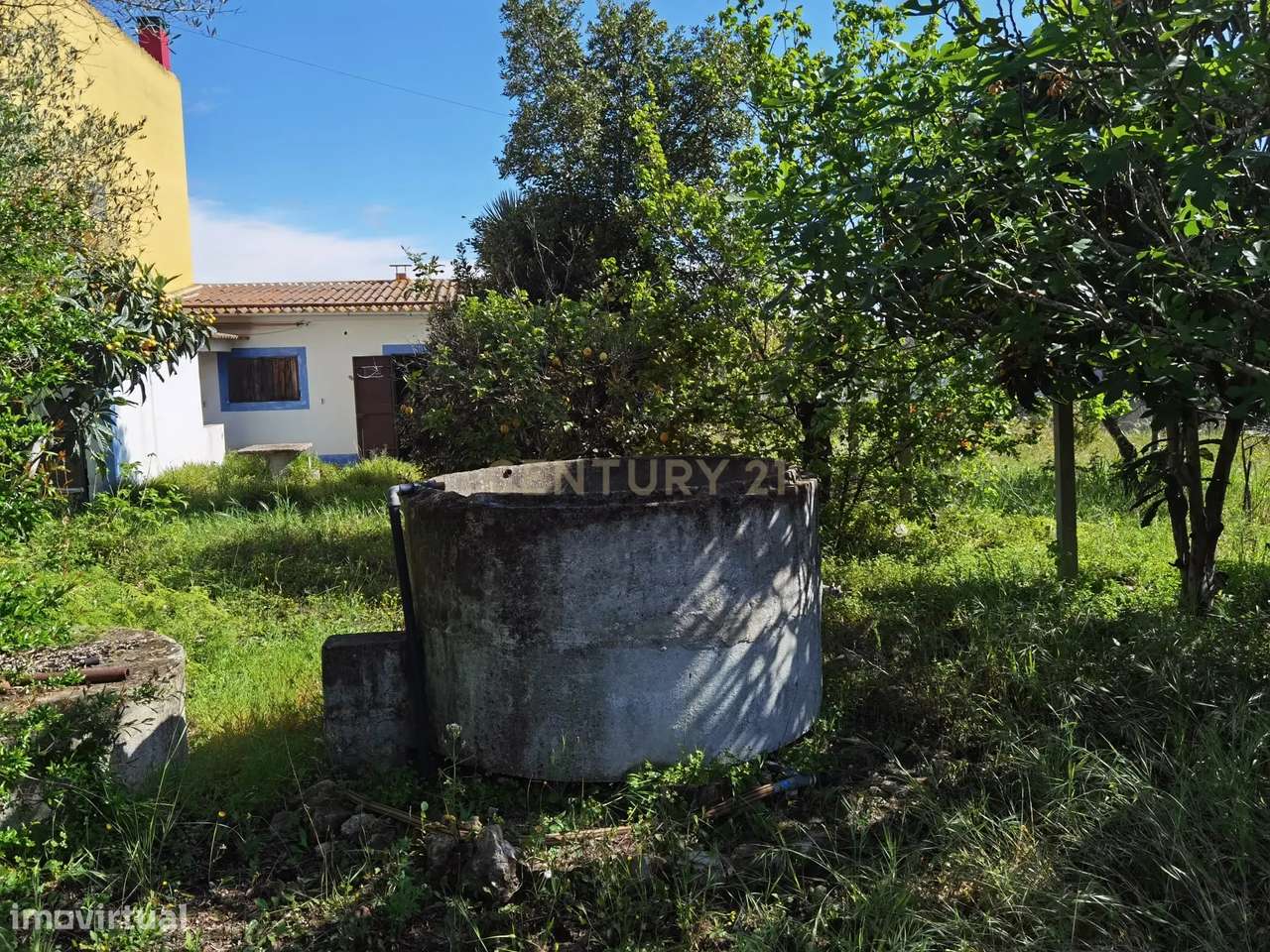 Terreno à venda em Fernão Ferro - Localização tranquila e acessível.-6