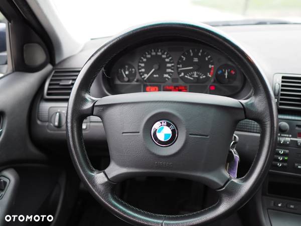 BMW Seria 3 - 25