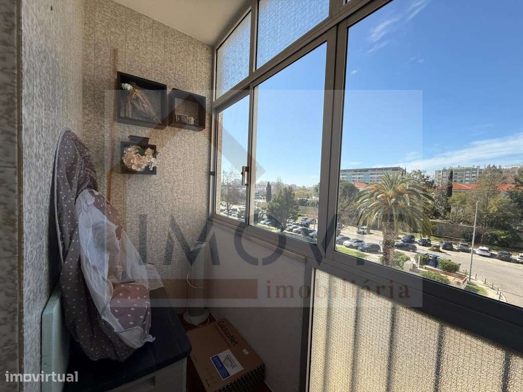 Apartamento T3 totalmente remodelado em zona nobre Setúbal-24