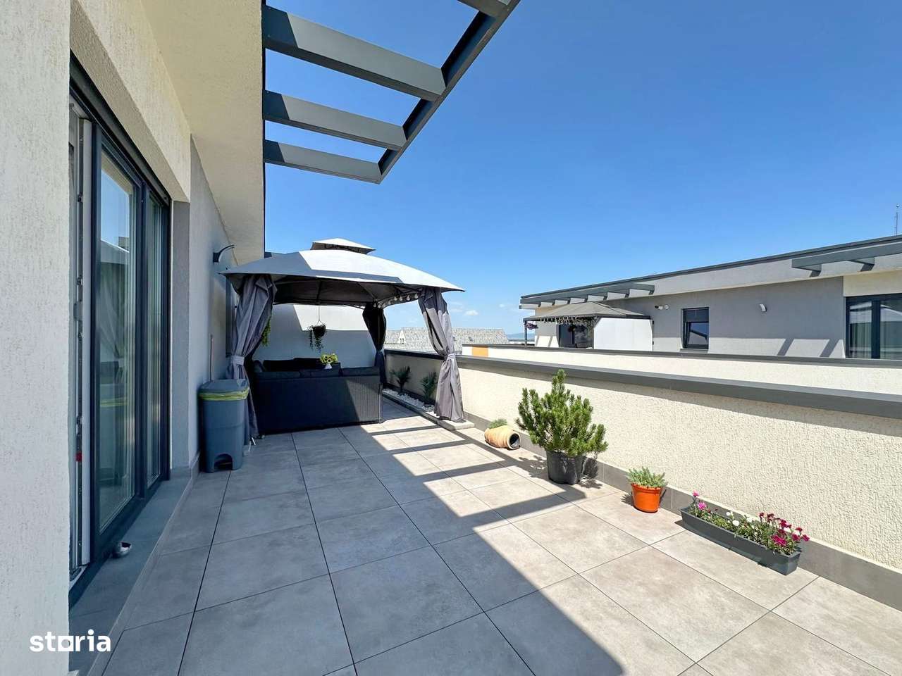 Apartament de 3 camere în Tractorul – Terasă 50 mp, Parcare Subterană - Imagine principală: 2/14