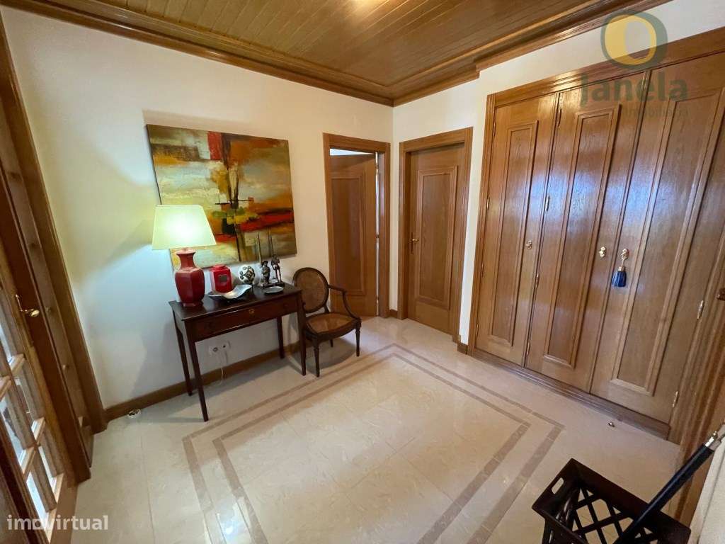 T4 em edifício nobre na Av. 5 de Outubro, Faro - Grande imagem: 5/30