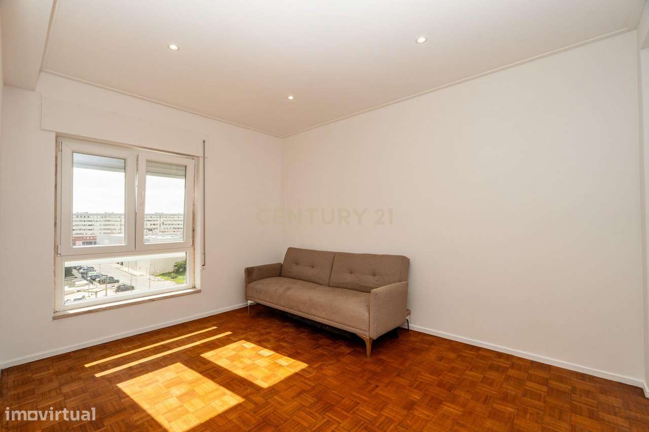 ** ESPECTACULAR APARTAMENTO T2 NA PORTELA - ARRENDAMENTO ** - Grande imagem: 4/24