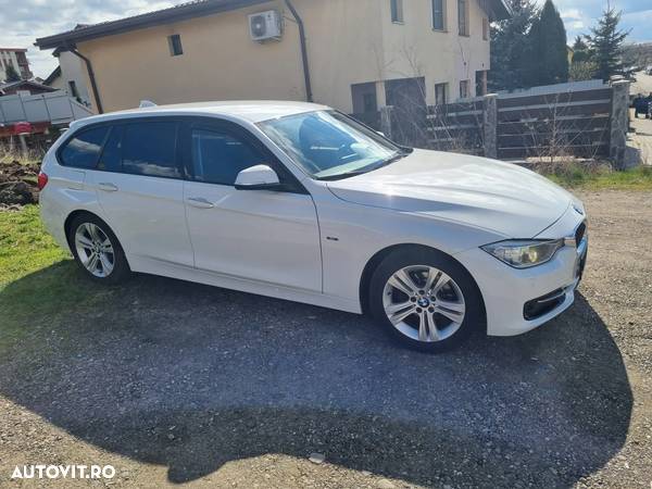 BMW Seria 3 318d DPF Touring Aut. Edition Sport - 6