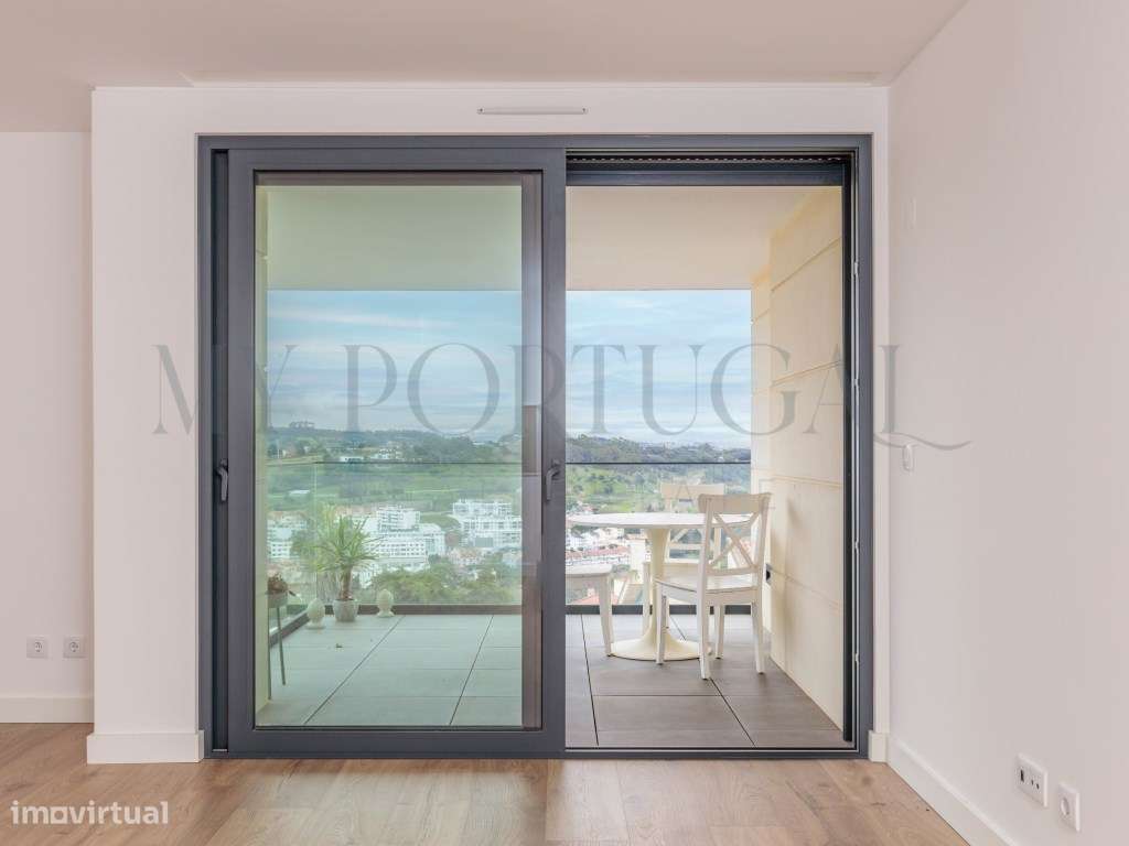 Excelente T1 com Terraço e 2 Lugares de Garagem em Barcarena - Grande imagem: 4/36