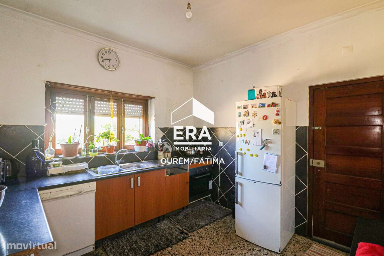 Moradia T7 em Caxarias, no concelho de Ourém.-7