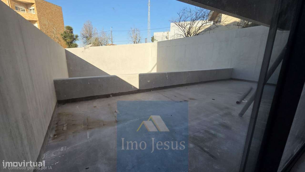 Apartamento T2 com Terraço junto Gaia Shopping-5