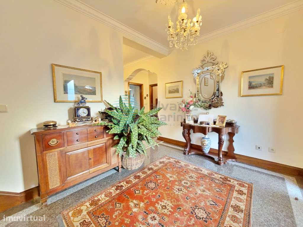 Moradia V5 com terreno com 2075m2, vista de mar-8